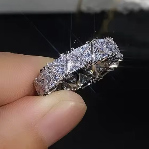 18k 6ct Trillion Eternity Band - Picture 11 of 16